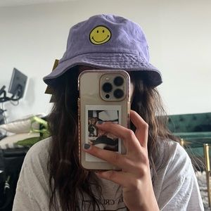 Bucket hat with smiley face. UNWORN